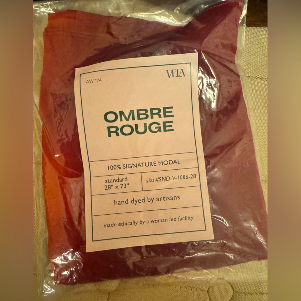 NWT ombré rouge red limited edition Vela Scarves hijab standard size 28x73”